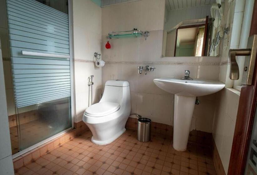 هتل Little Tibet Resort Mall Road