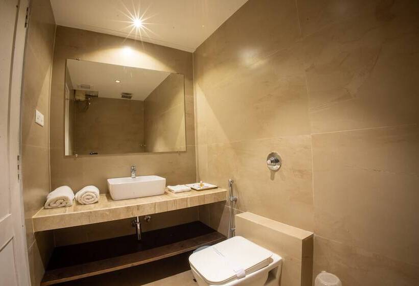 Metro Plaza Hotel By Rak Rooms, Mangaluru