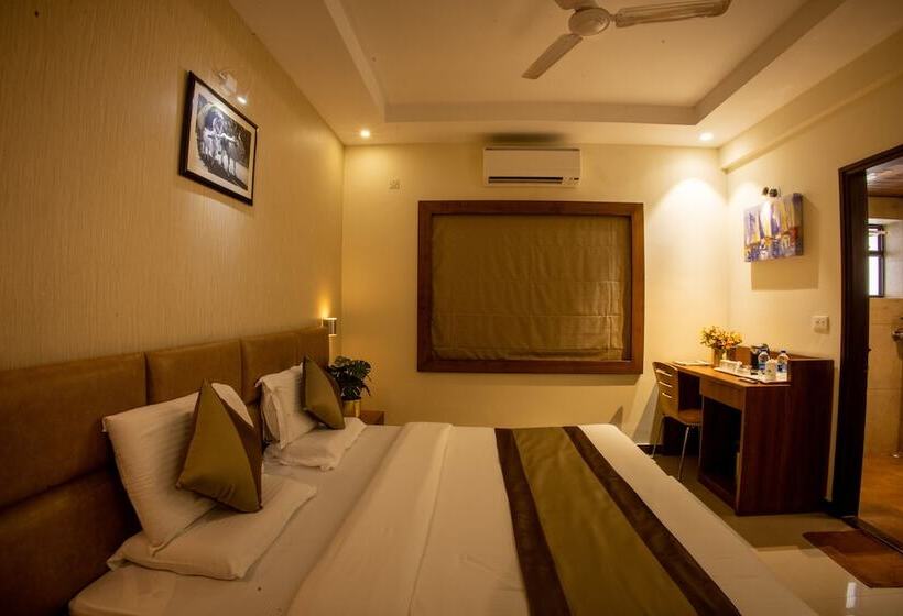 Metro Plaza Hotel By Rak Rooms, Mangaluru