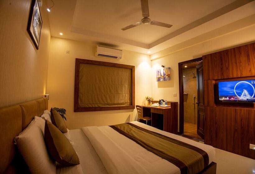 Metro Plaza Hotel By Rak Rooms, Mangaluru