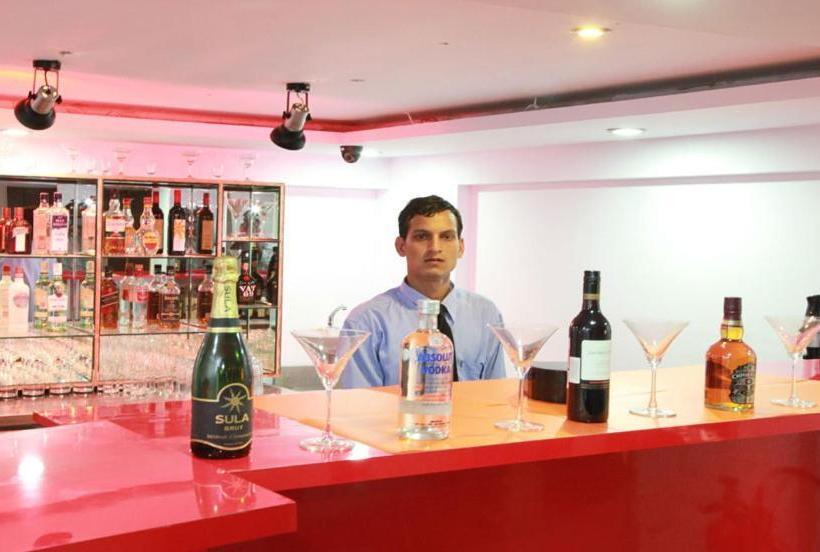 فندق Saiesh International