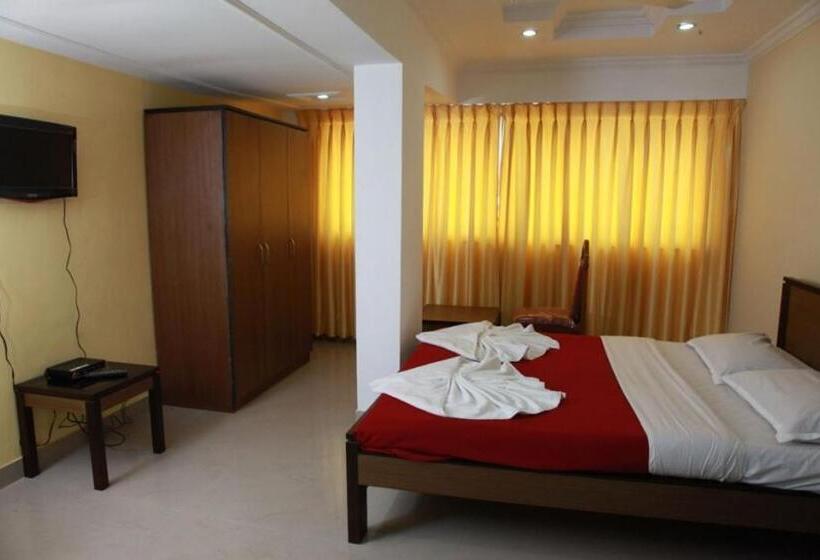 فندق Saiesh International