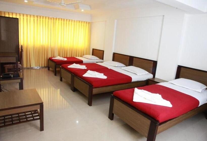 فندق Saiesh International