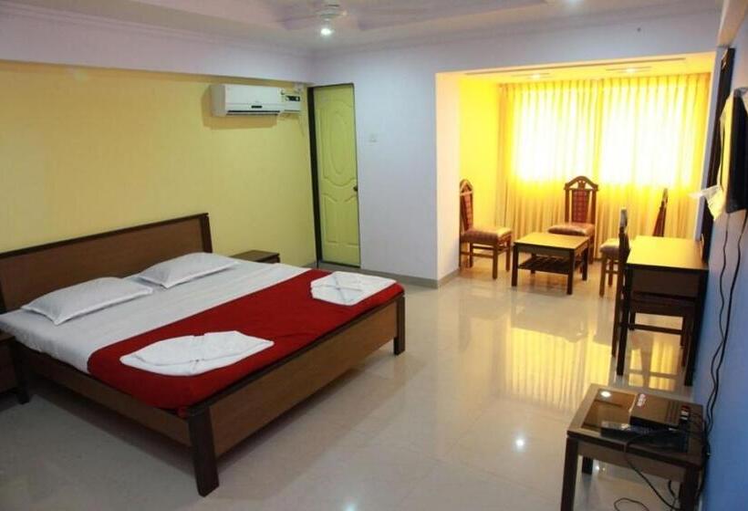 فندق Saiesh International