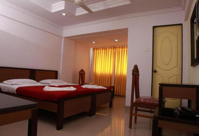 فندق Saiesh International