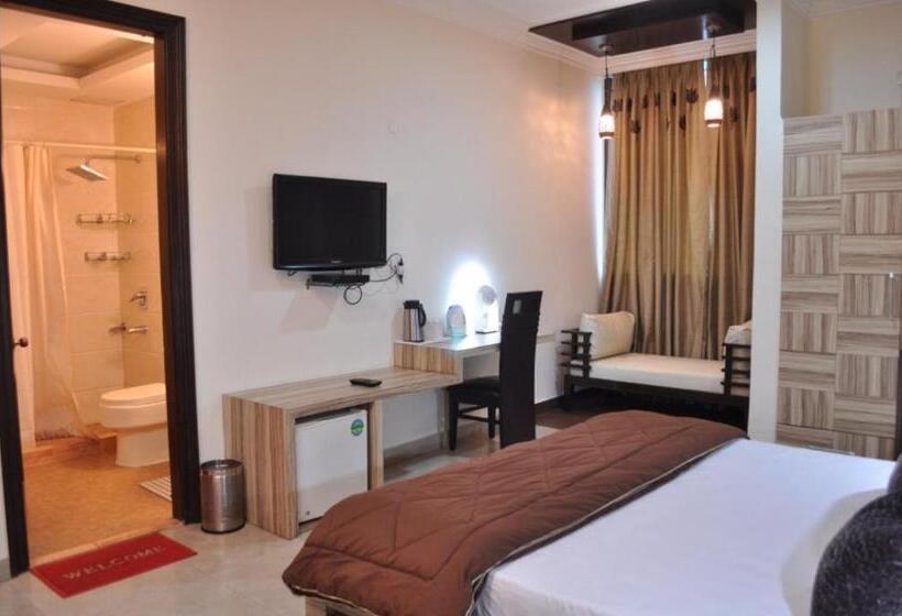 Отель Solo Victoria