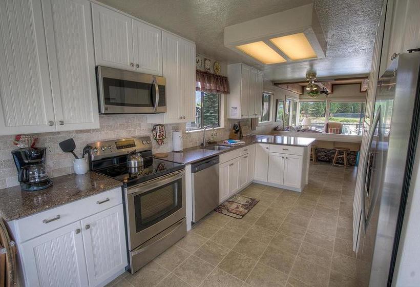 호텔 Tahoe Keys Home With Hot Tub