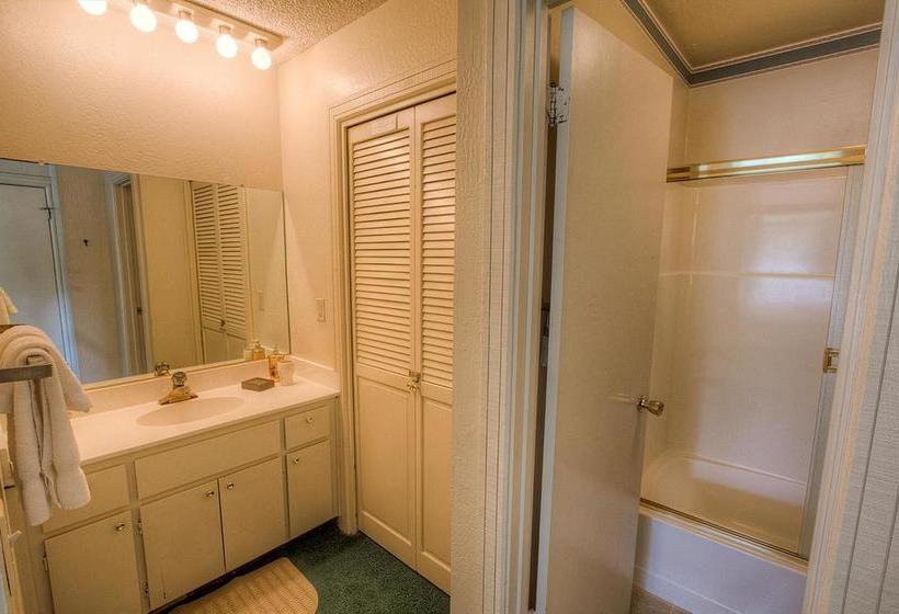 호텔 Tahoe Keys Home With Hot Tub