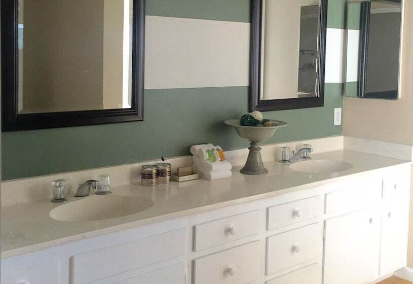 ホテル The Village Palm Desert