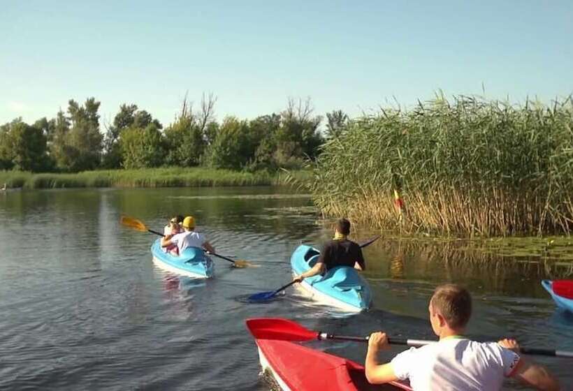 فندق Village Inn On The Lake