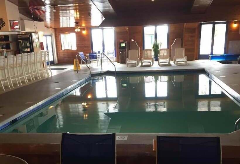 فندق Village Inn On The Lake