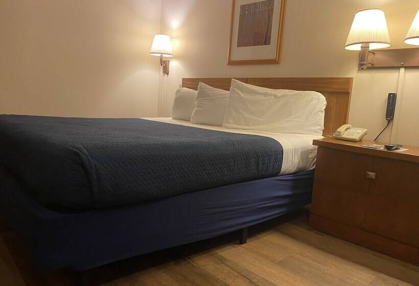 فندق Village Inn On The Lake