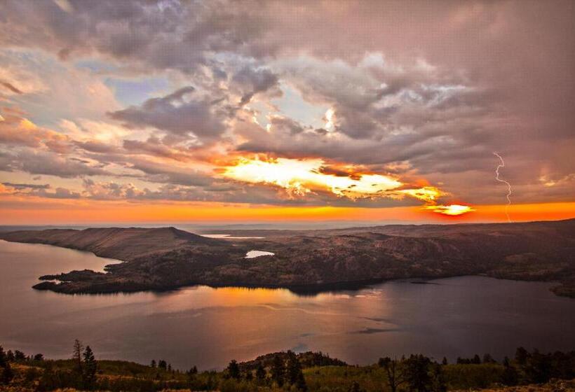 Lakeside Lodge Resort And Marina