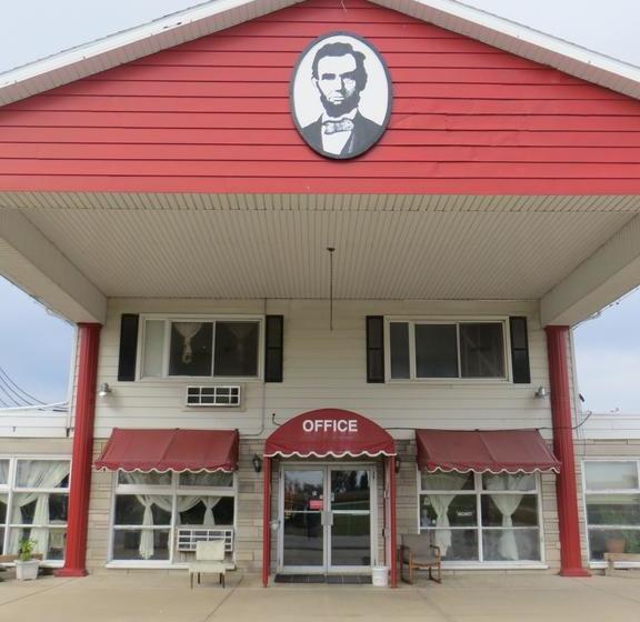 Lincoln Lodge Motel