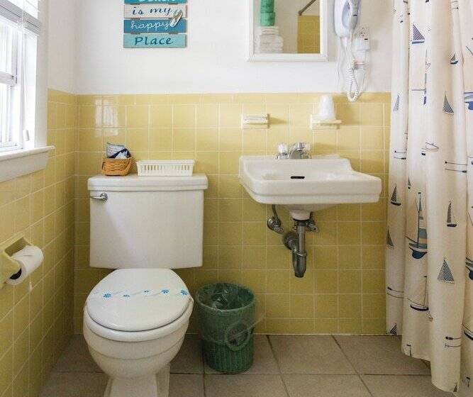 فندق على الطريق A Beach Breeze Inn