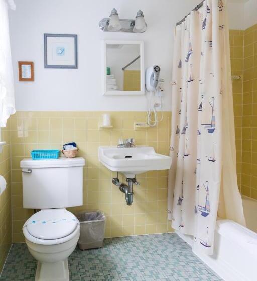 فندق على الطريق A Beach Breeze Inn