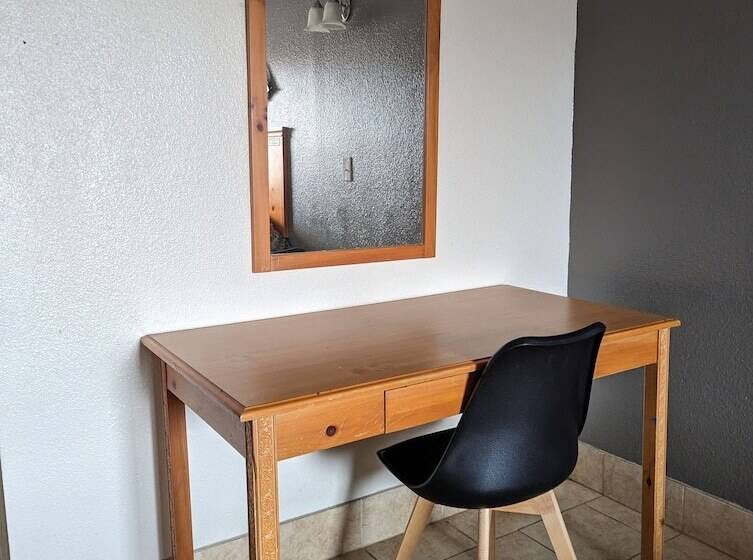 Мотель Austin Motor Inn