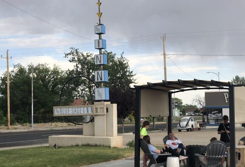 فندق على الطريق Blue Sage Inn & Suites