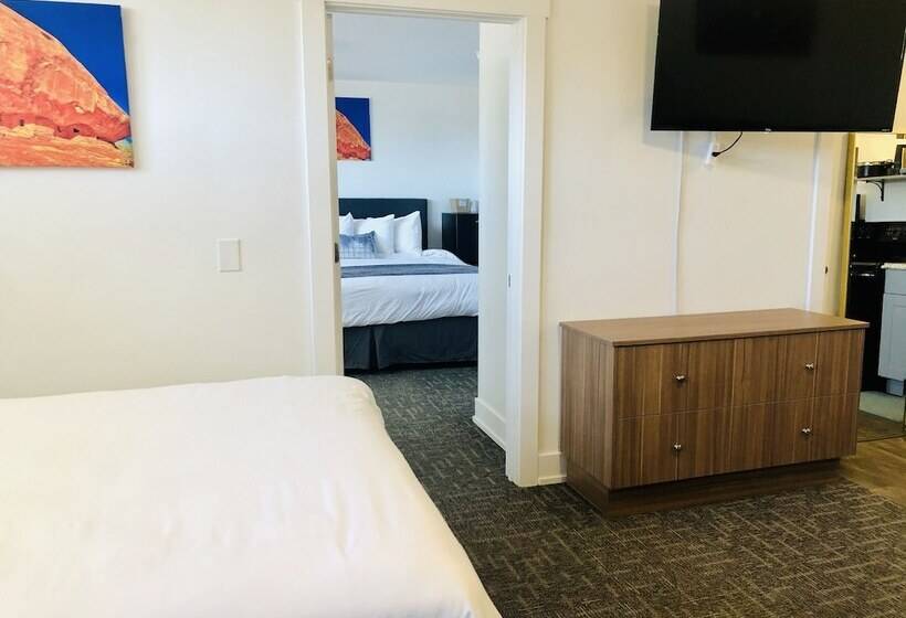 فندق على الطريق Blue Sage Inn & Suites