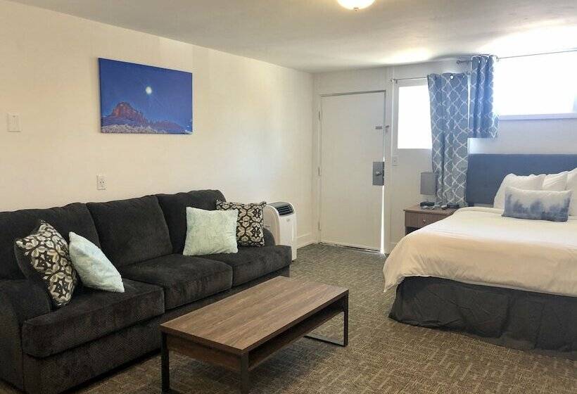 فندق على الطريق Blue Sage Inn & Suites