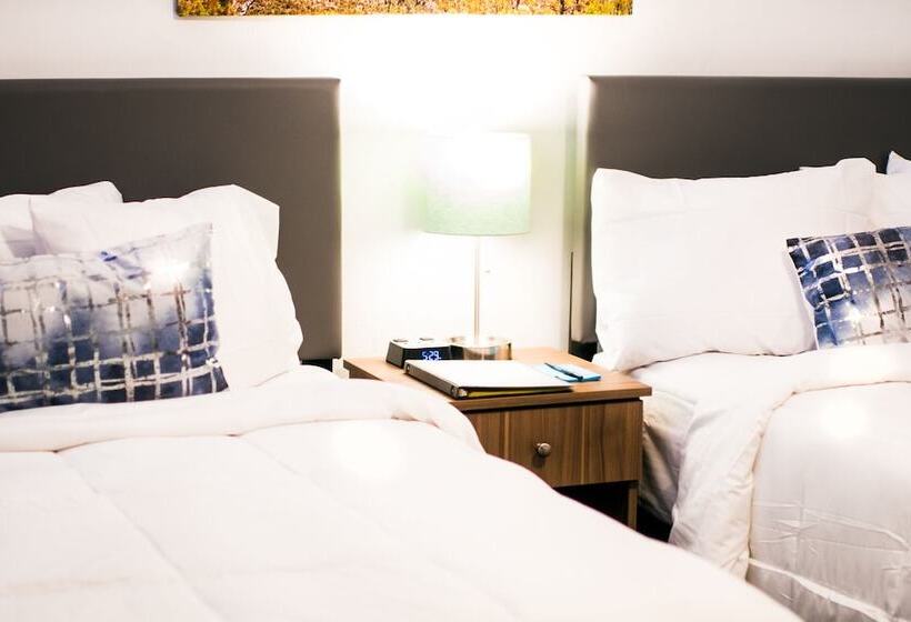 فندق على الطريق Blue Sage Inn & Suites