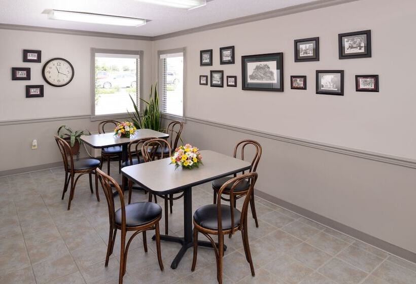 فندق على الطريق Briarwood Inn Of Geneva