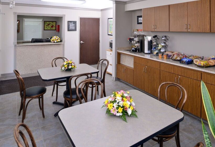 فندق على الطريق Briarwood Inn Of Geneva