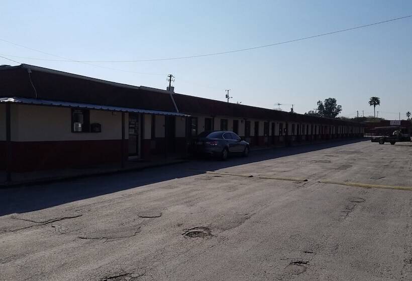 فندق على الطريق Budget Inn