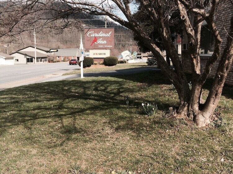 모텔 Cardinal Inn