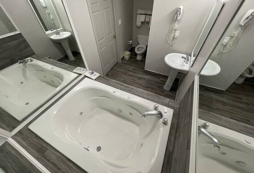 فندق على الطريق Embassy Inn  Hohenwald