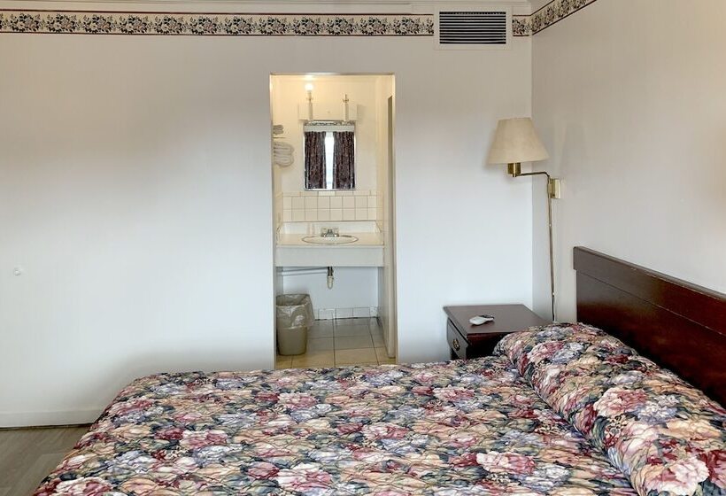 فندق على الطريق Four Keys Inn