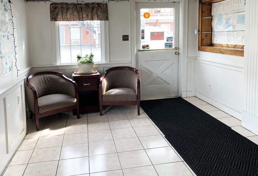 فندق على الطريق Four Keys Inn