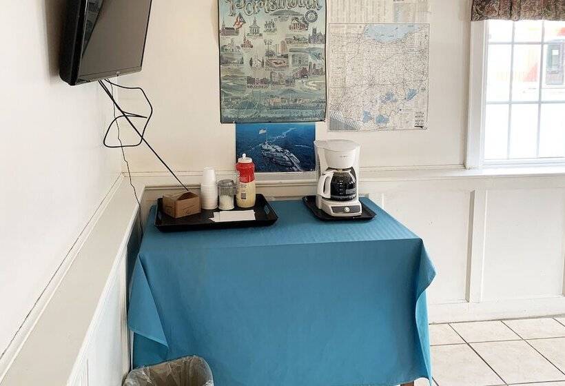 فندق على الطريق Four Keys Inn