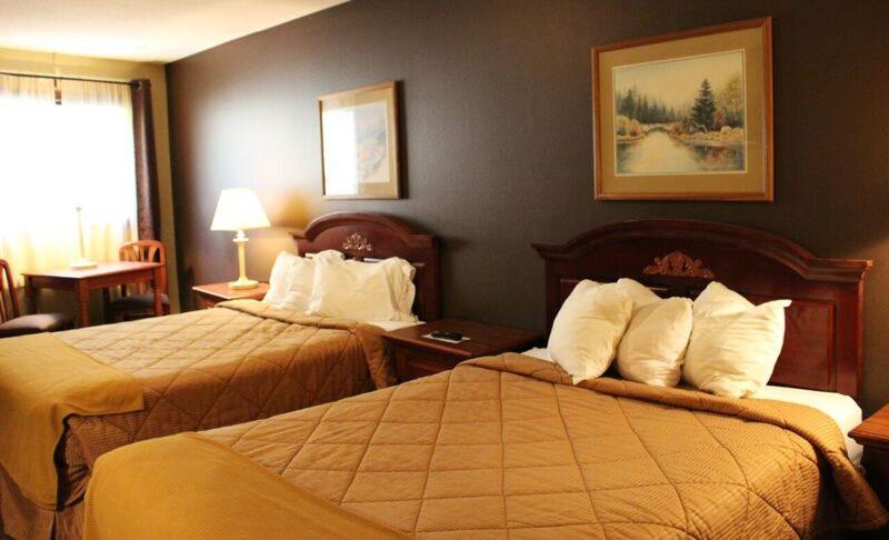 مُتل Gold Country Inn