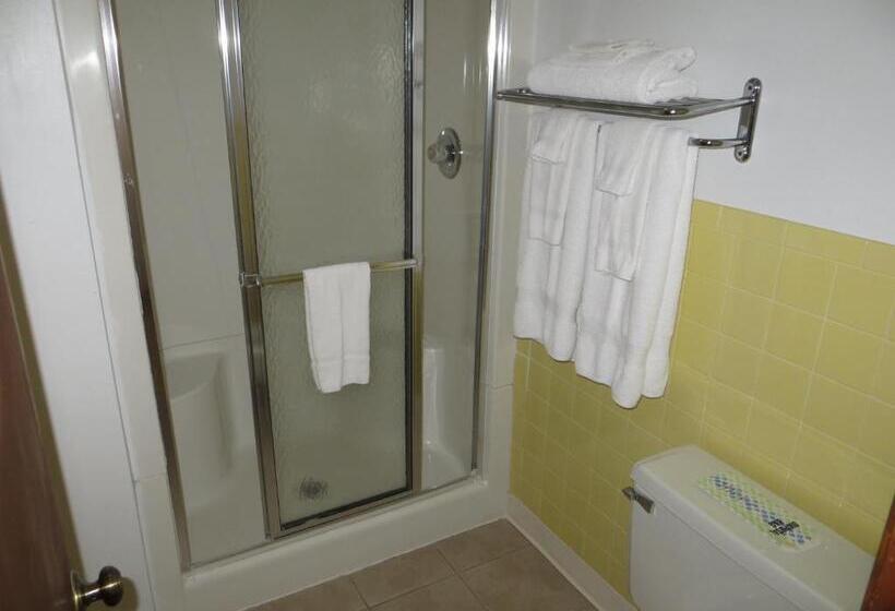 فندق على الطريق Green Valley Motor Lodge