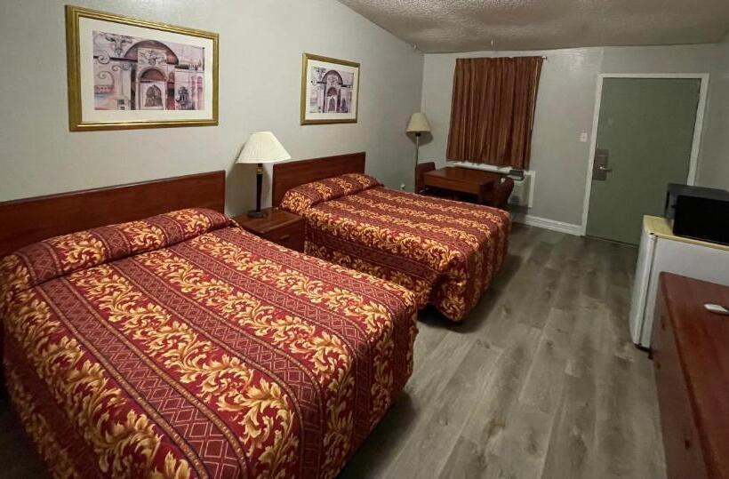 فندق على الطريق Hamilton Inn