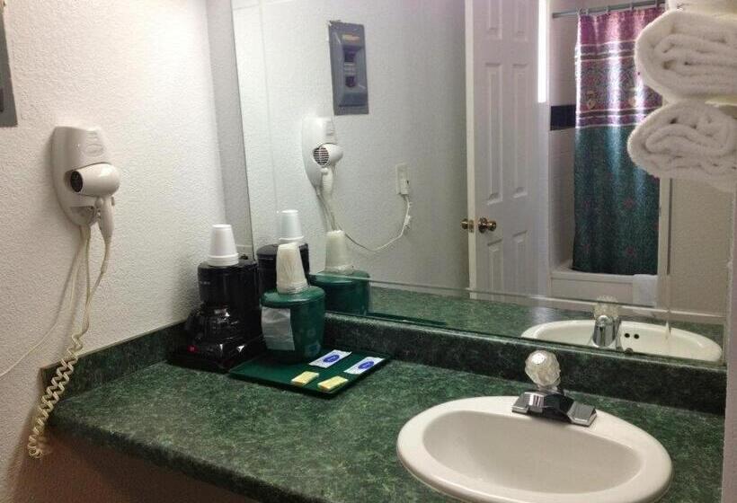 فندق على الطريق Hamilton Inn