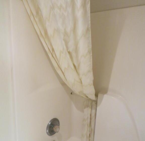 فندق على الطريق Heritage Inn