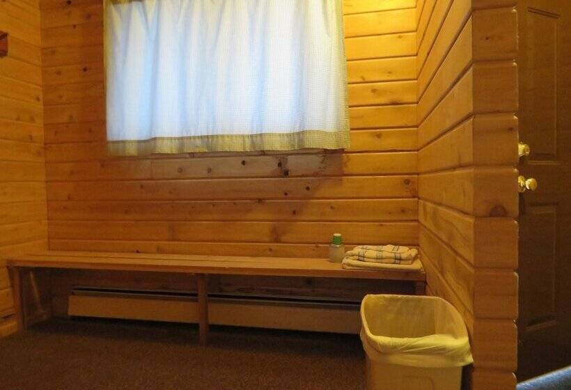 Indianhead Ironwood Motel