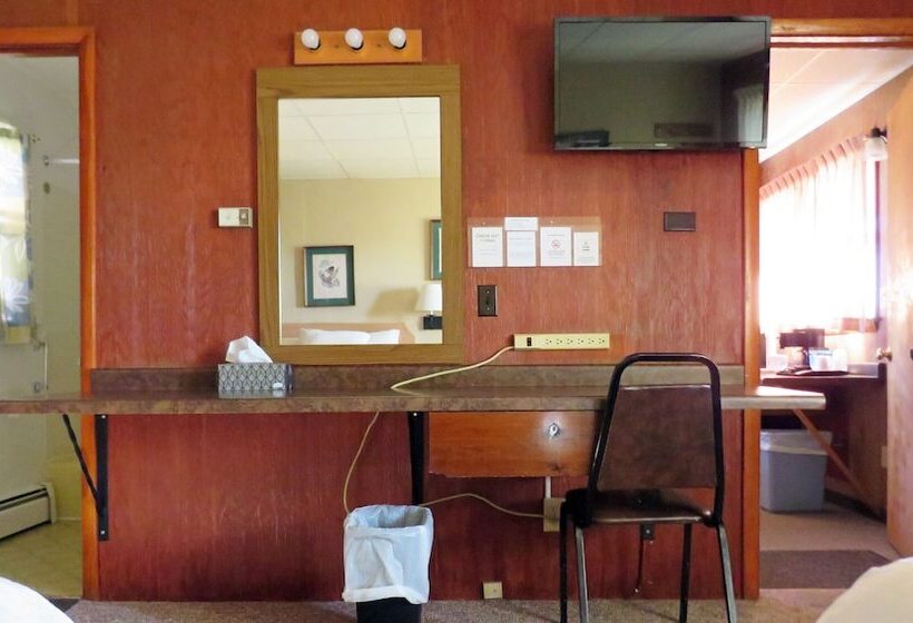 Indianhead Ironwood Motel