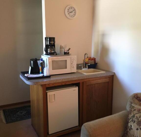 فندق على الطريق Lull Abi Inn