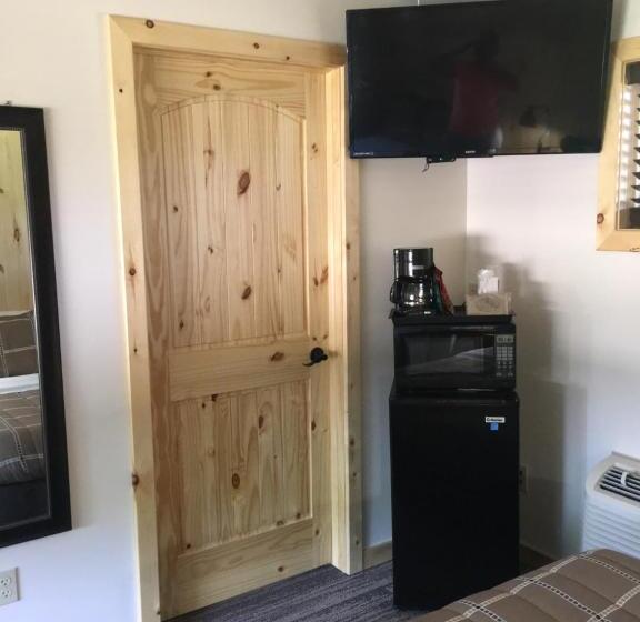 فندق على الطريق Lull Abi Inn