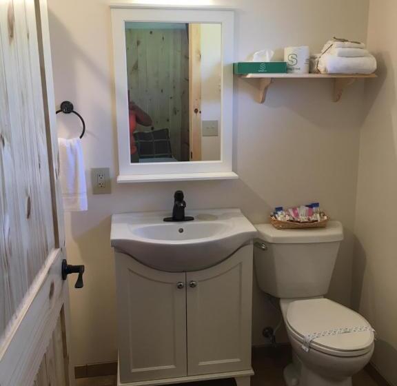 فندق على الطريق Lull Abi Inn