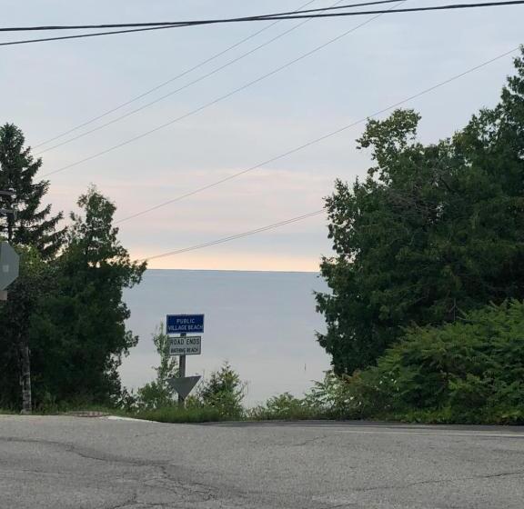 فندق على الطريق Lull Abi Inn