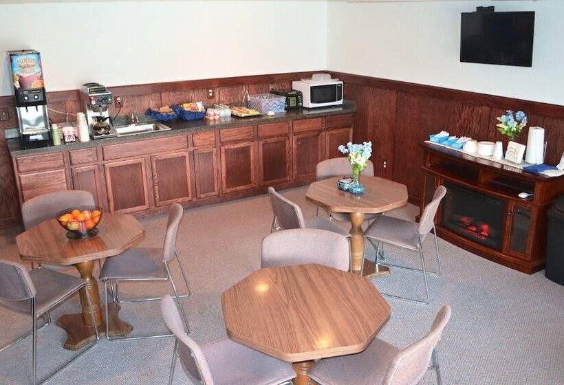 모텔 Main Street Lodge And Suites