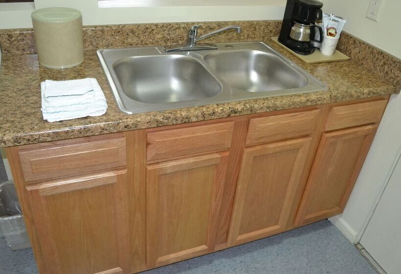 모텔 Main Street Lodge And Suites