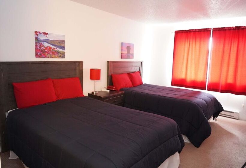 فندق على الطريق Model Towne Inn