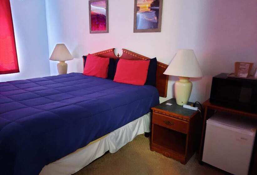 فندق على الطريق Model Towne Inn