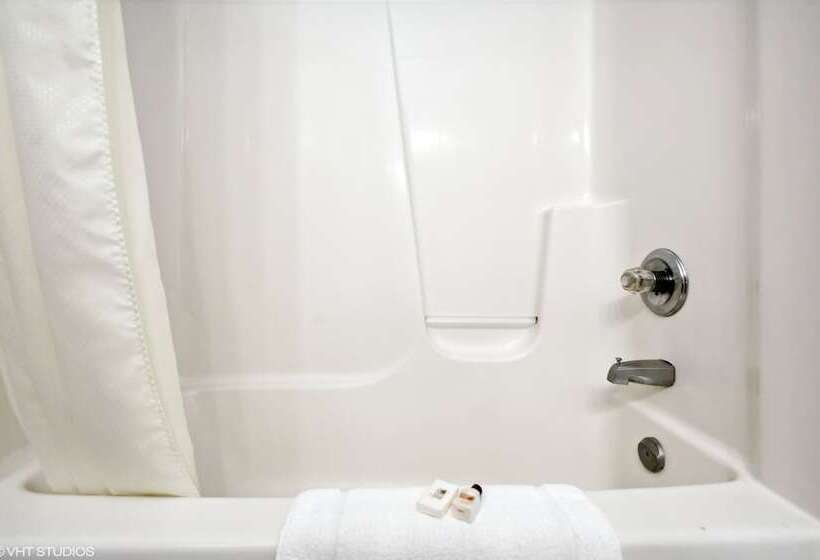 فندق على الطريق My Hometown Inn