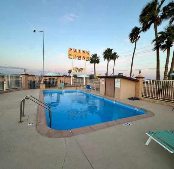 فندق على الطريق Palms Inn